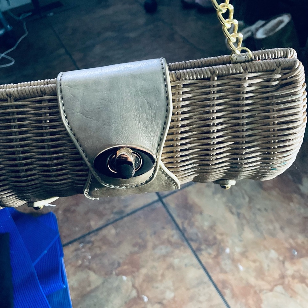 Elegant Tan and Cream Woven Women's Bag